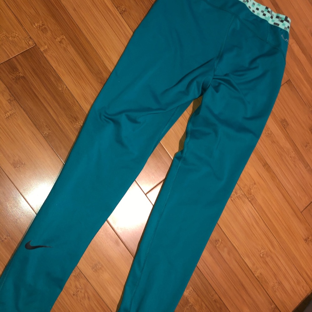 Nike pro dri fit leggings